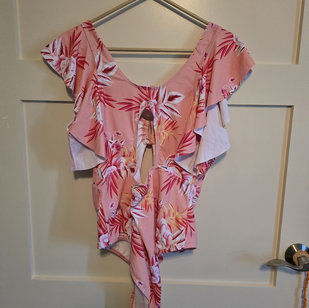 Swimsuit - Picture 5 of 6